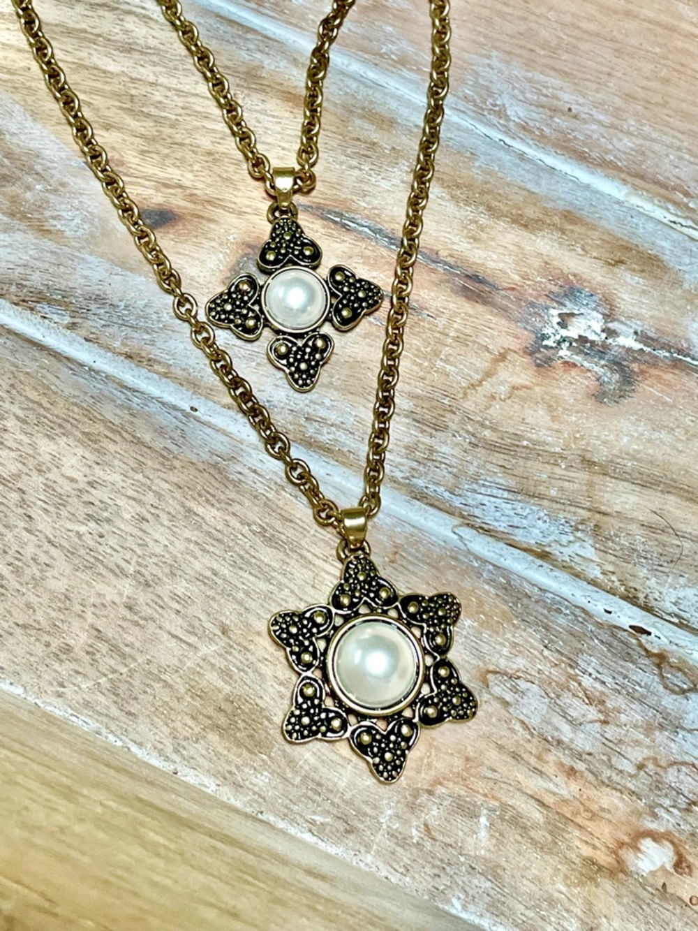Antique Gold-Tone Pearl Star Pendant Necklace - Women Jewelry - Picture 2 of 4